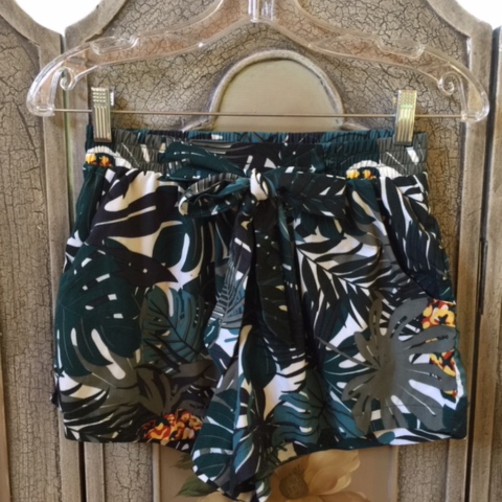 BREEZE EVER shorts Size Small